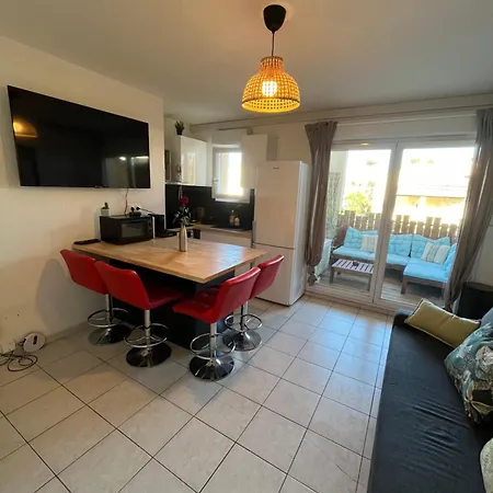 Joli T2/ Tram/ Clim/ Parking/ Wifi/ Piscine * Montpellier