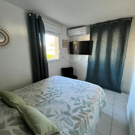 Joli T2/ Tram/ Clim/ Parking/ Wifi/ Piscine