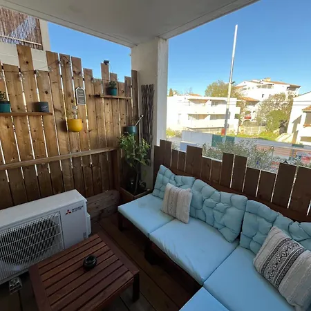Joli T2/ Tram/ Clim/ Parking/ Wifi/ Piscine *