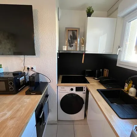 Joli T2/ Tram/ Clim/ Parking/ Wifi/ Piscine *