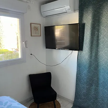 Joli T2/ Tram/ Clim/ Parking/ Wifi/ Piscine