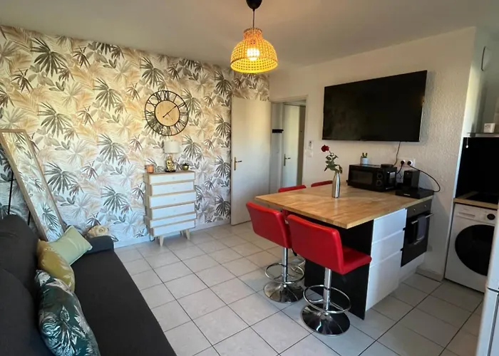 Appartamento Joli T2/ Tram/ Clim/ Parking/ Wifi/ Piscine *