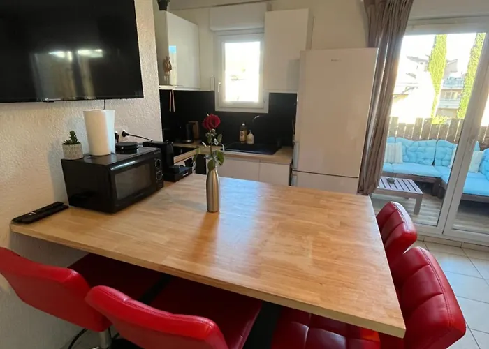 Joli T2/ Tram/ Clim/ Parking/ Wifi/ Piscine Montpellier